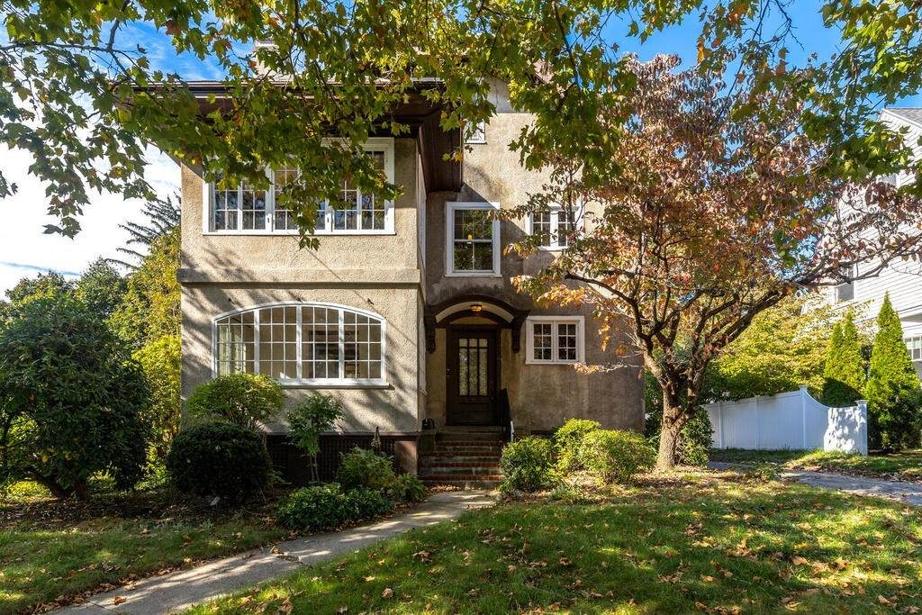 92 Barnard Ave - Photo 1