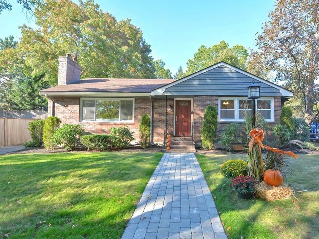 268 Laurel St - Photo 1