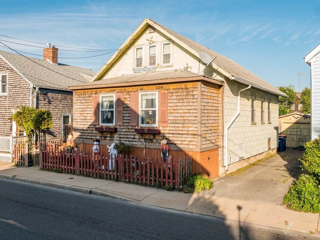 79 Middle St - Photo 1