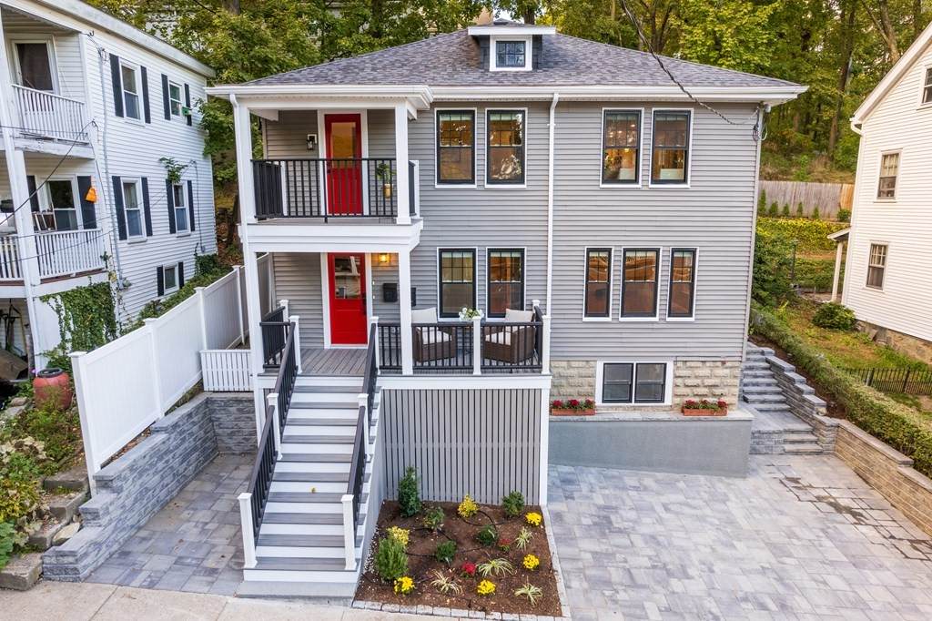27 Upcrest Rd - Photo 1