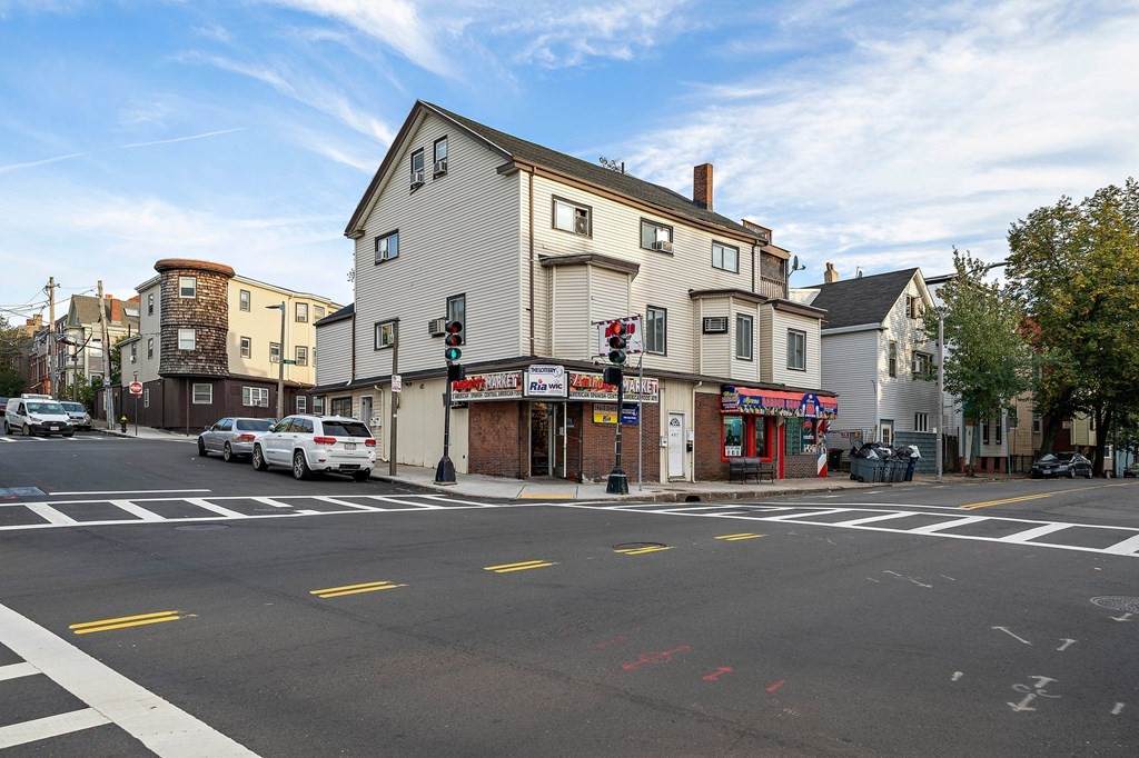 405-407A Meridian St - Photo 1