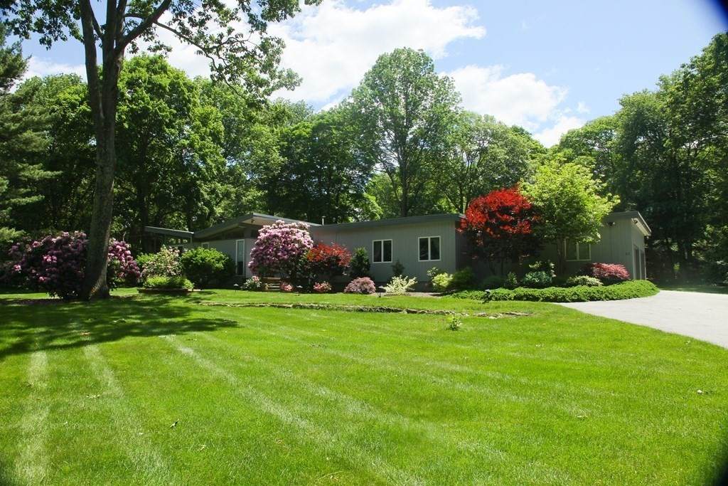 19 Sterling Dr - Photo 1
