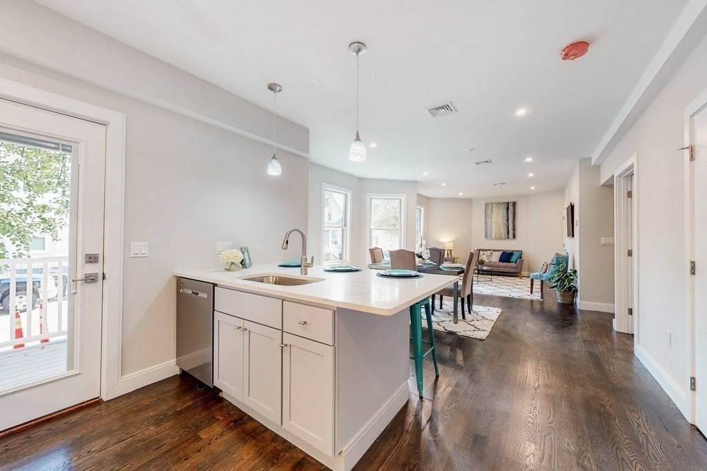 10 Wigglesworth Street - Photo 1