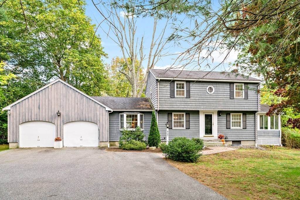 905 Great Pond Rd - Photo 1