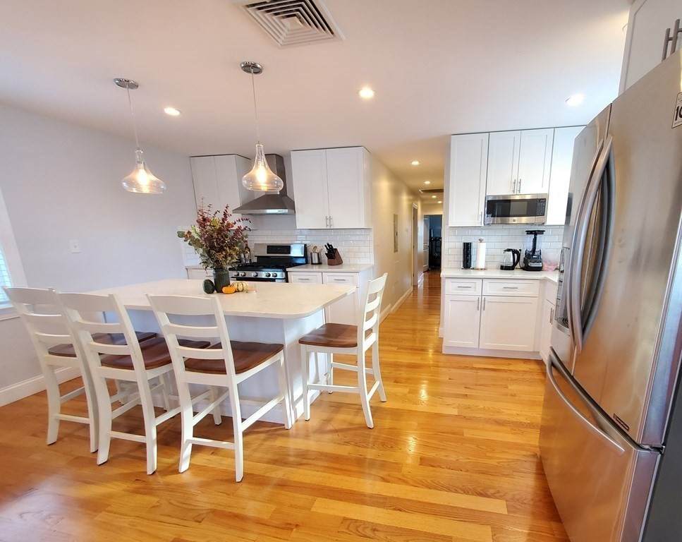 238 Saratoga St - Photo 1