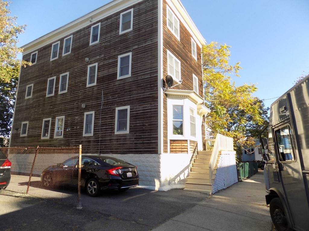 14 Dana St - Photo 1