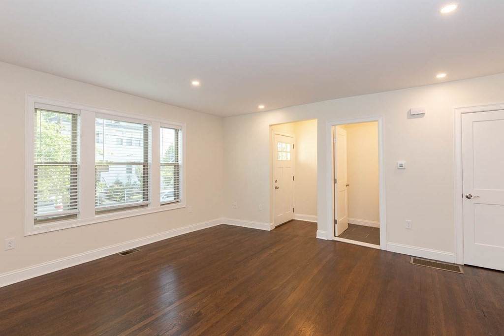 28 Albion St. - Photo 1