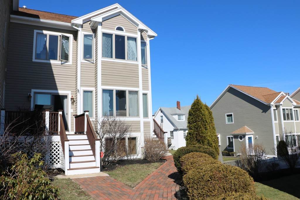 143 Groves Ave - Photo 1