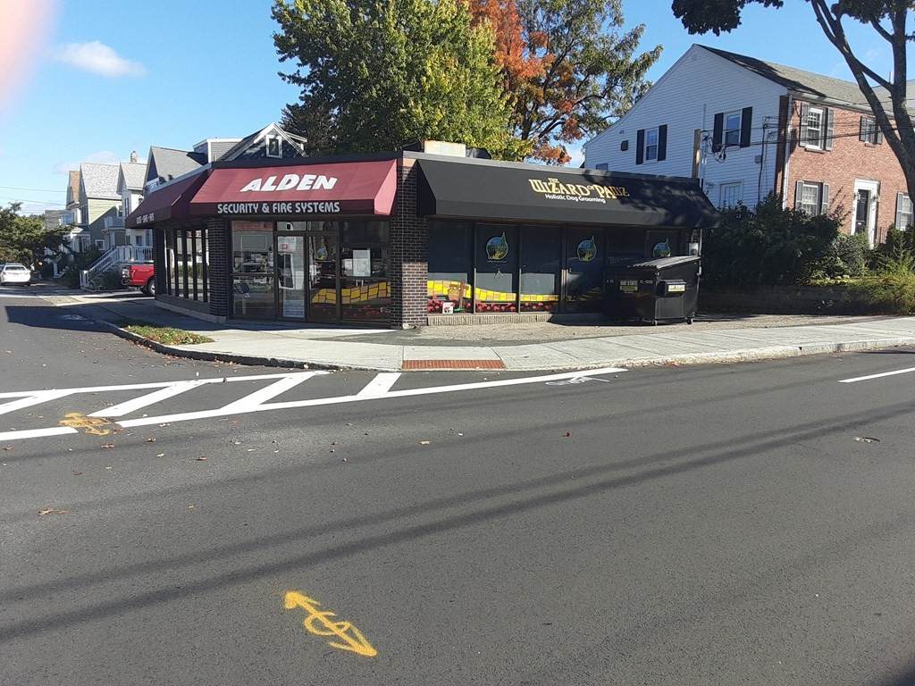1053 Belmont Street - Photo 1