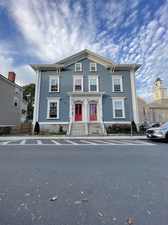 10 Lynde Street - Photo 1