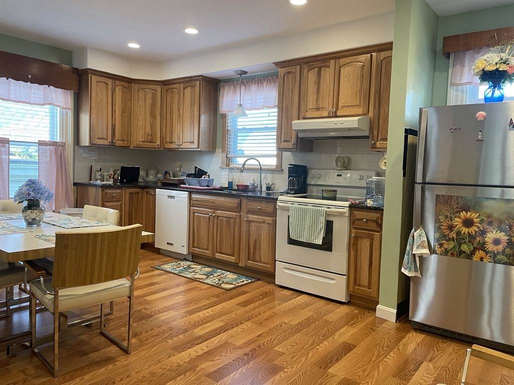 8 Lovett Pl - Photo 1