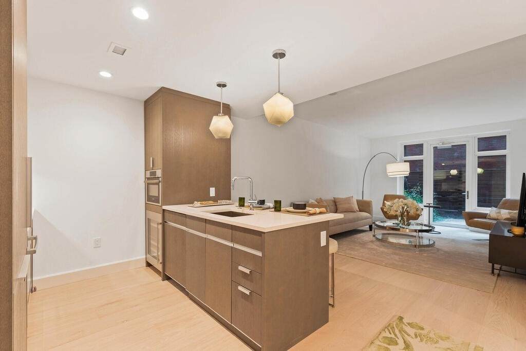 100 Lovejoy Place - Photo 1