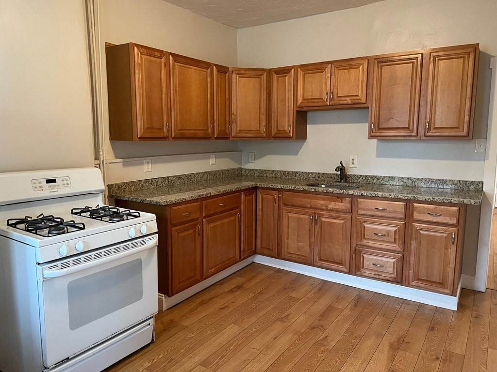 198 Congress Ave - Photo 1