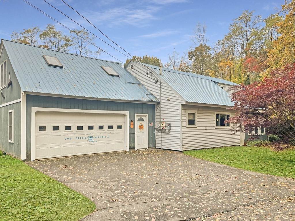 320 Newton Rd - Photo 1