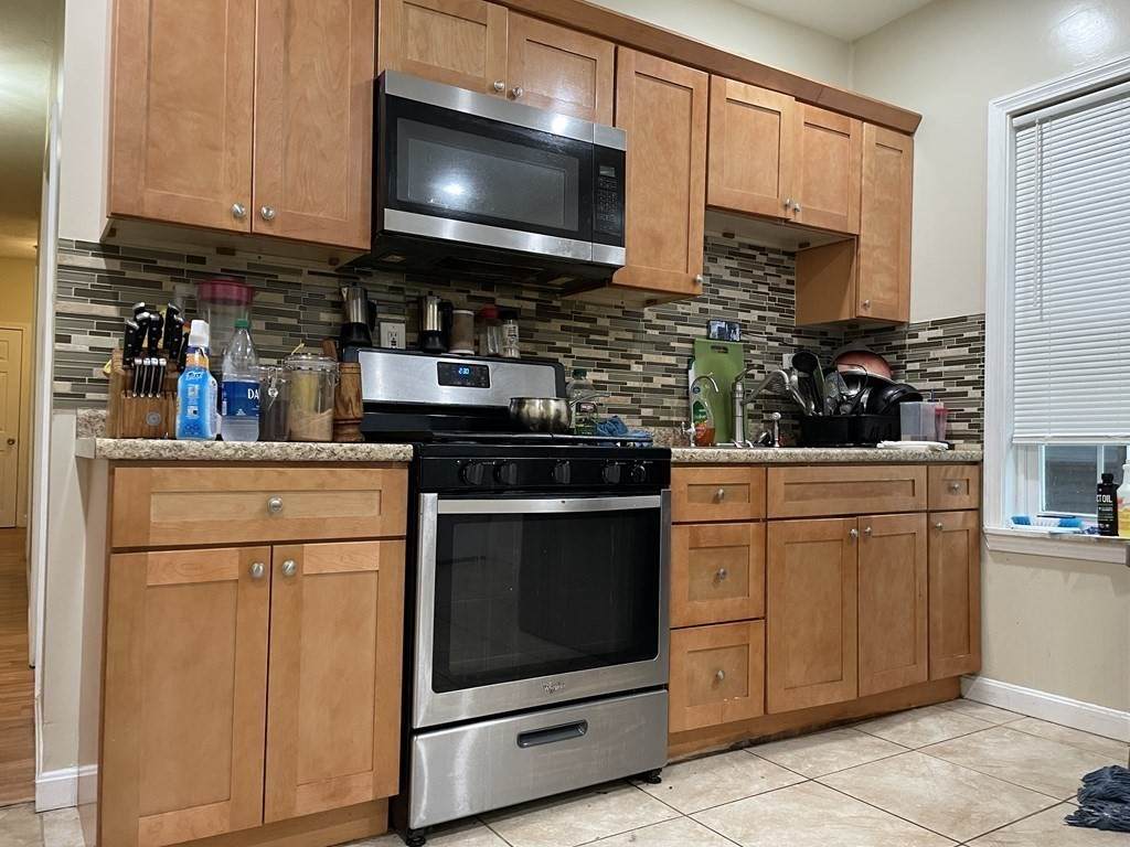 33 Wolcott - Photo 1
