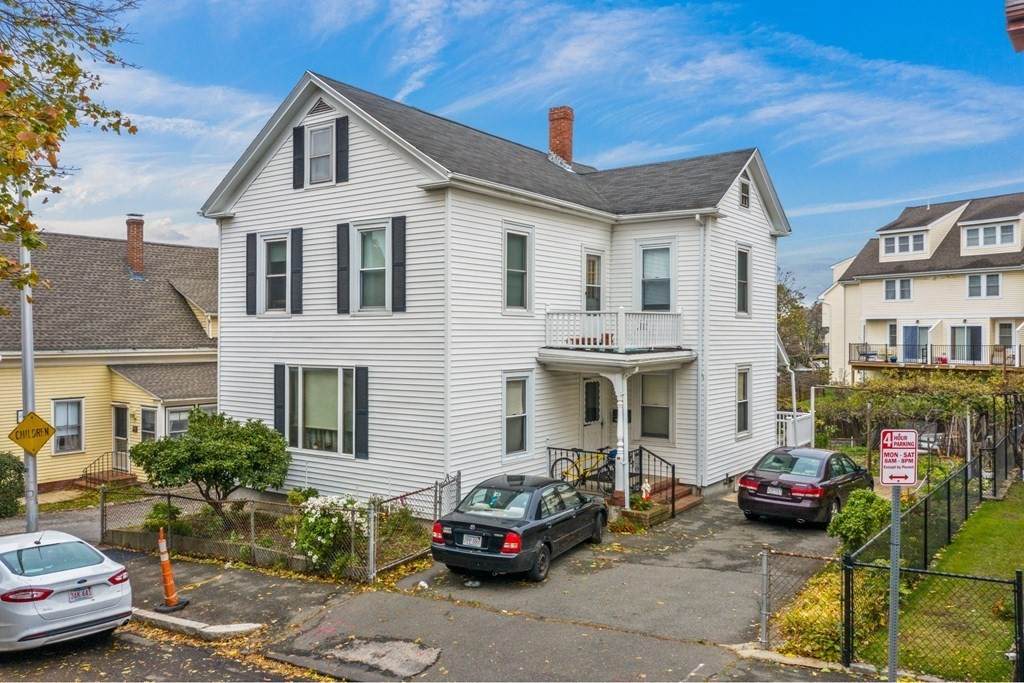 13 W Dane St - Photo 1