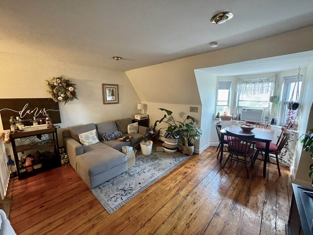 12 E. Springfield Street - Photo 1