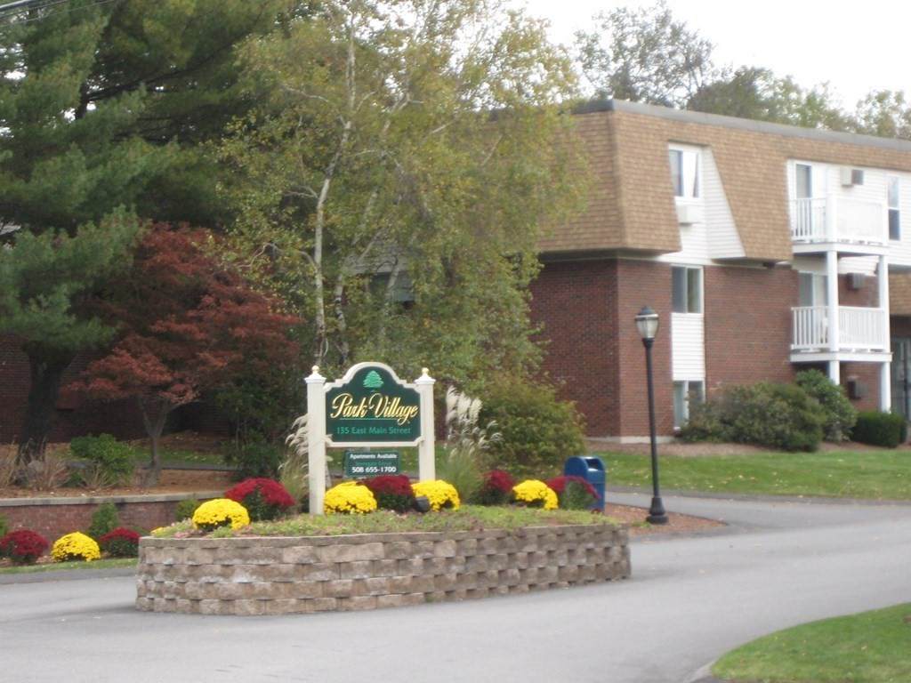 135 East Main St - Photo 1