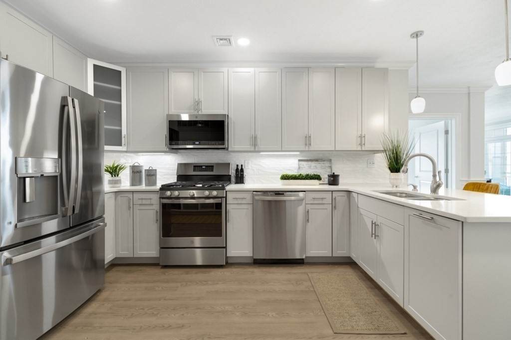320 Middlesex Ave - Photo 1