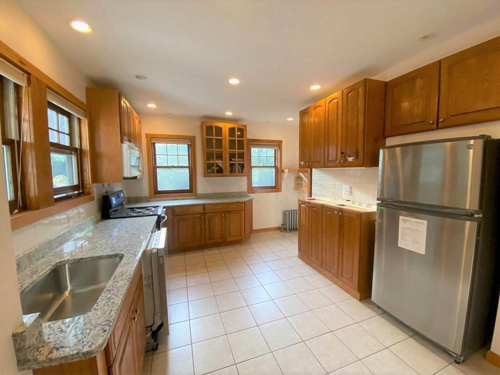 364 Auburndale Ave - Photo 1