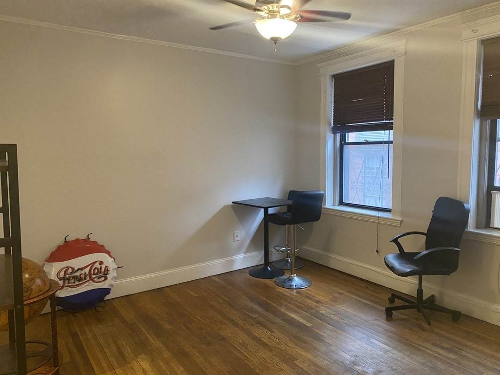 34 E Newton St - Photo 1