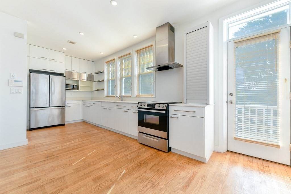 13 Elmwood St - Photo 1