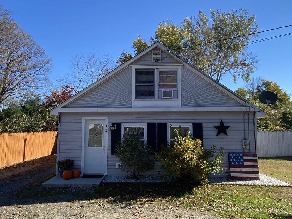 844 Center St - Photo 1