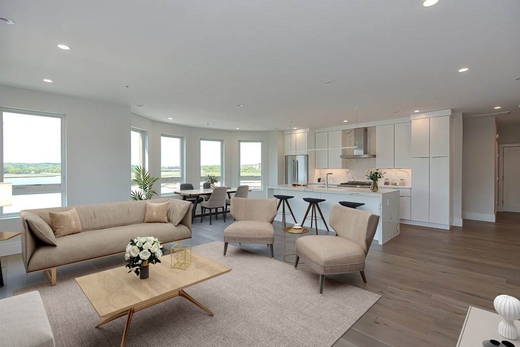 60 Newbury - Photo 1