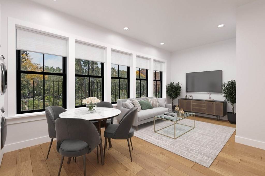 213 W Springfield - Photo 1