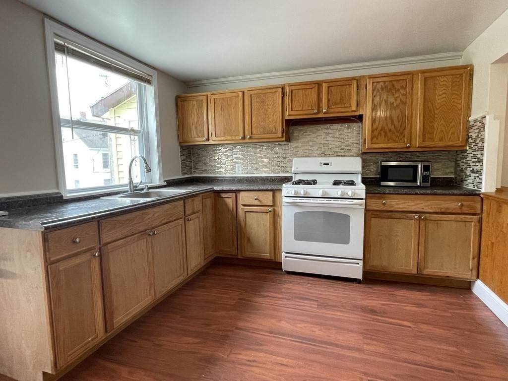 22 Butler Ave - Photo 1
