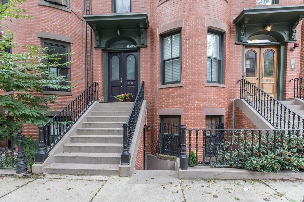 82 E Brookline St - Photo 1