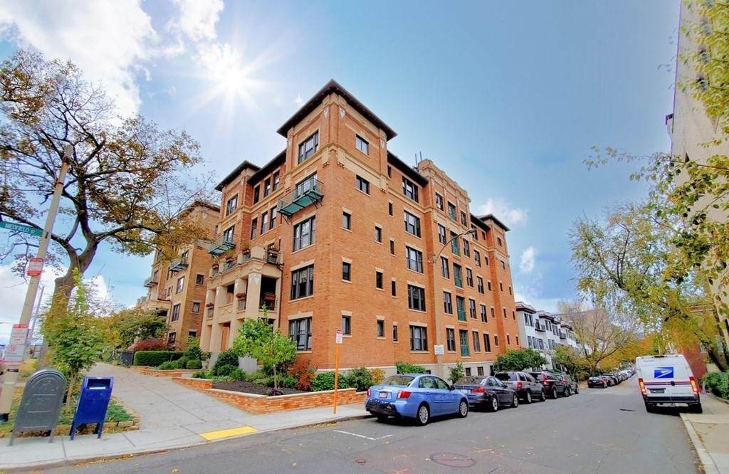 452 Park Drive - Photo 1