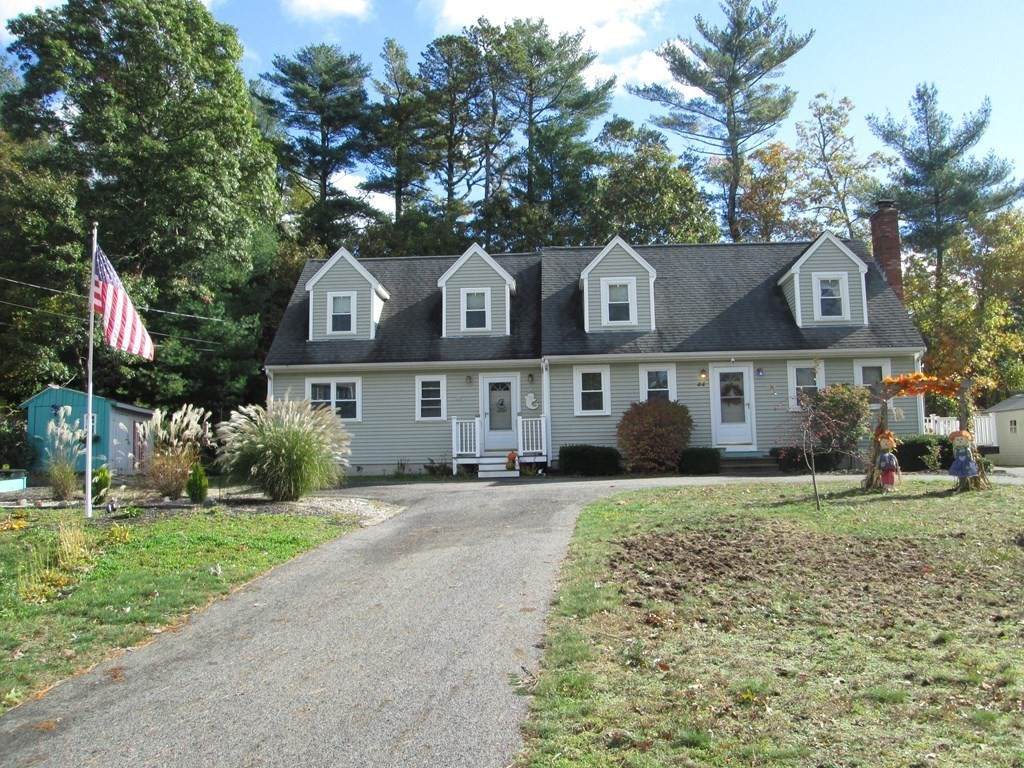 44 Columbia Circle - Photo 1