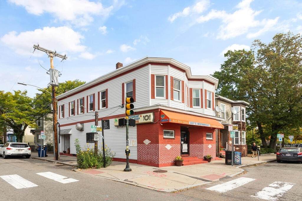 169 Harvard St - Photo 1