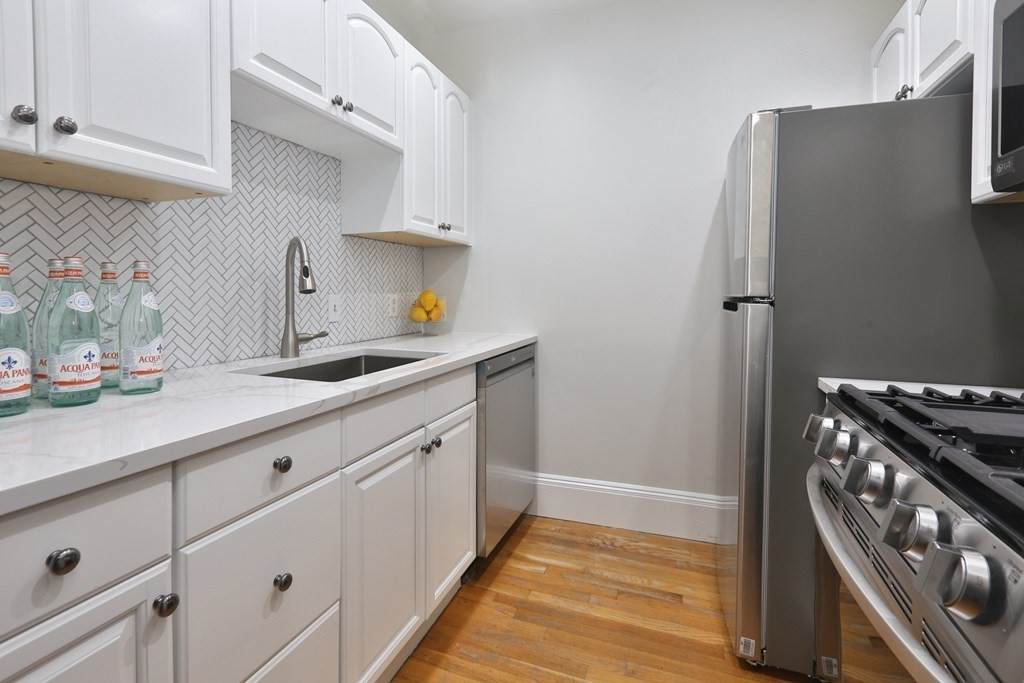 96 Bunker Hill St - Photo 1