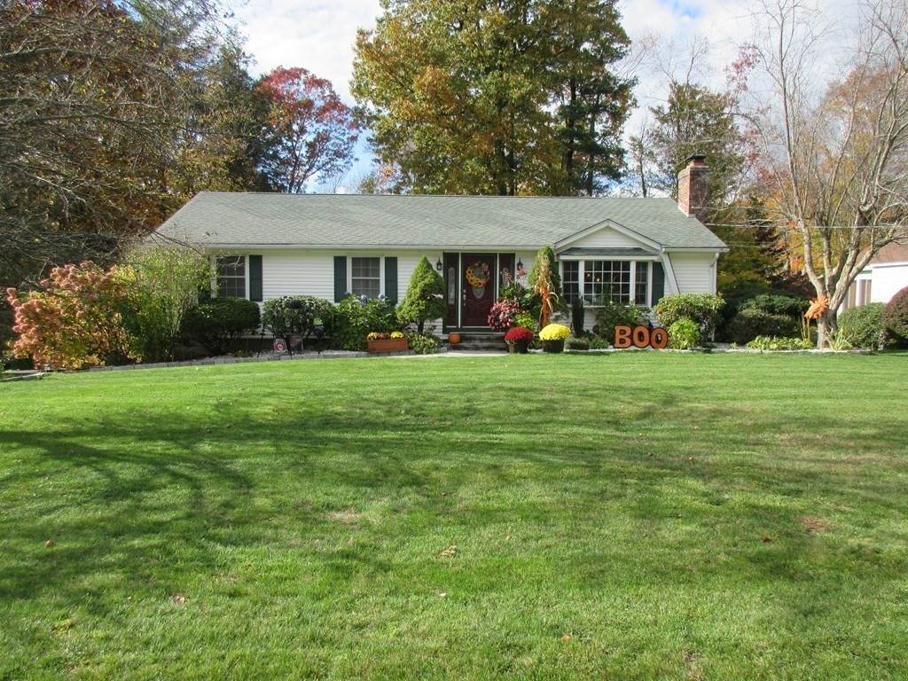 143 Susan Drive - Photo 1