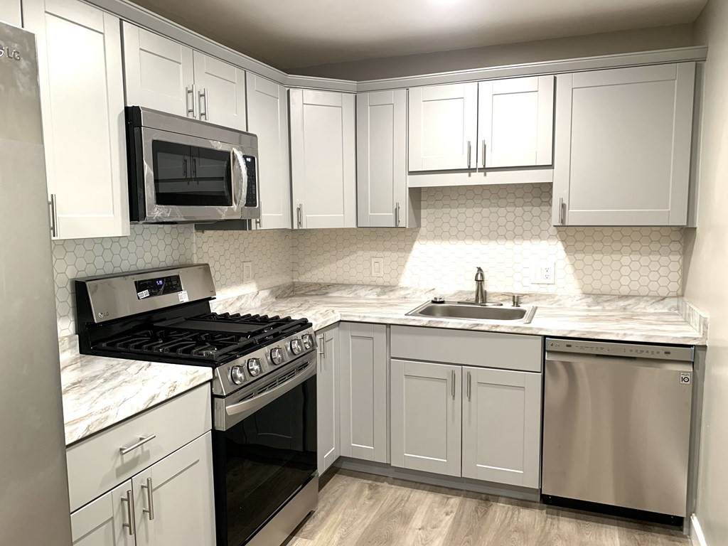 147 Sylvan St - Photo 1