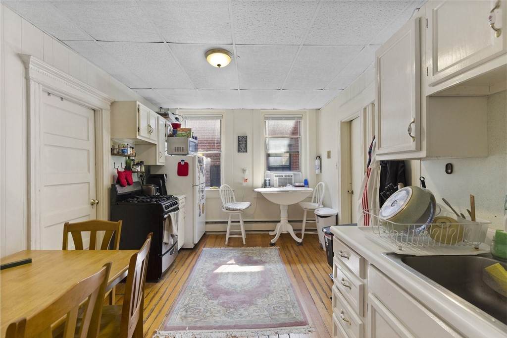 26 Irving Street - Photo 1