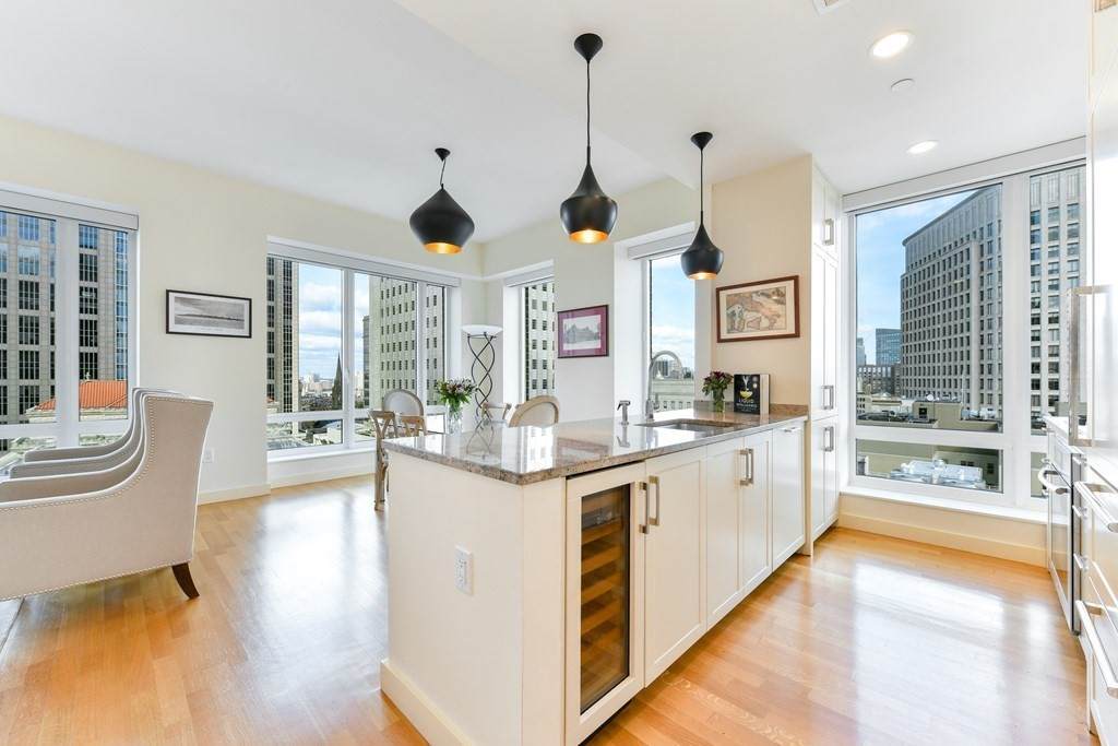 400 Stuart Street - Photo 1
