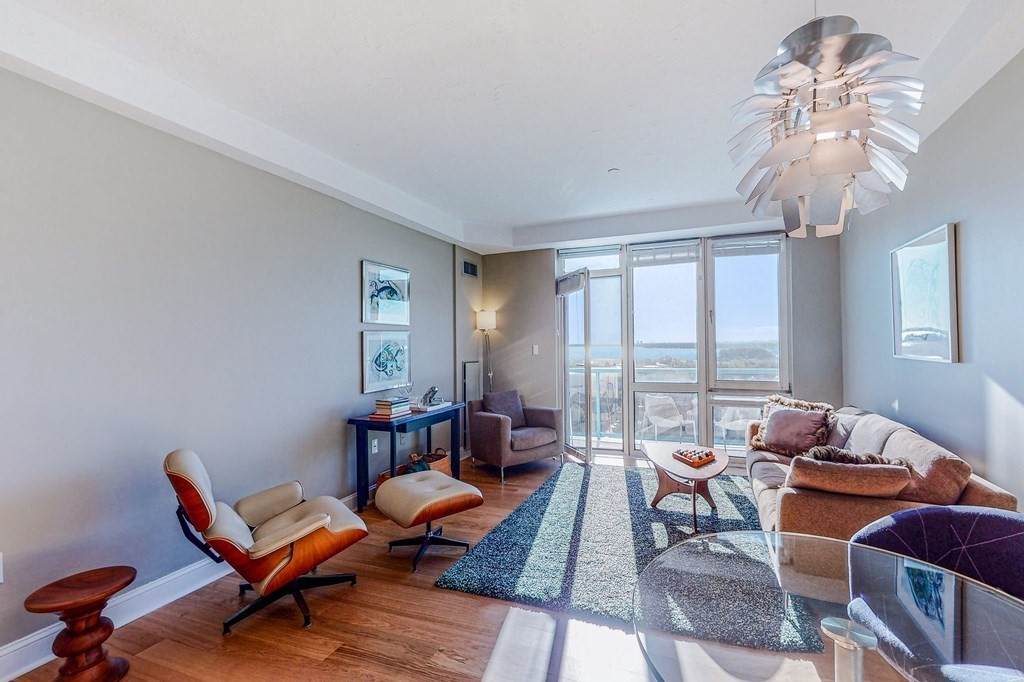 2001 Marina Dr - Photo 1