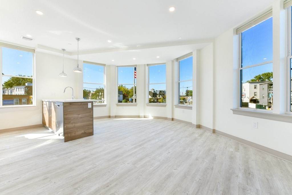 400 Dorchester - Photo 1