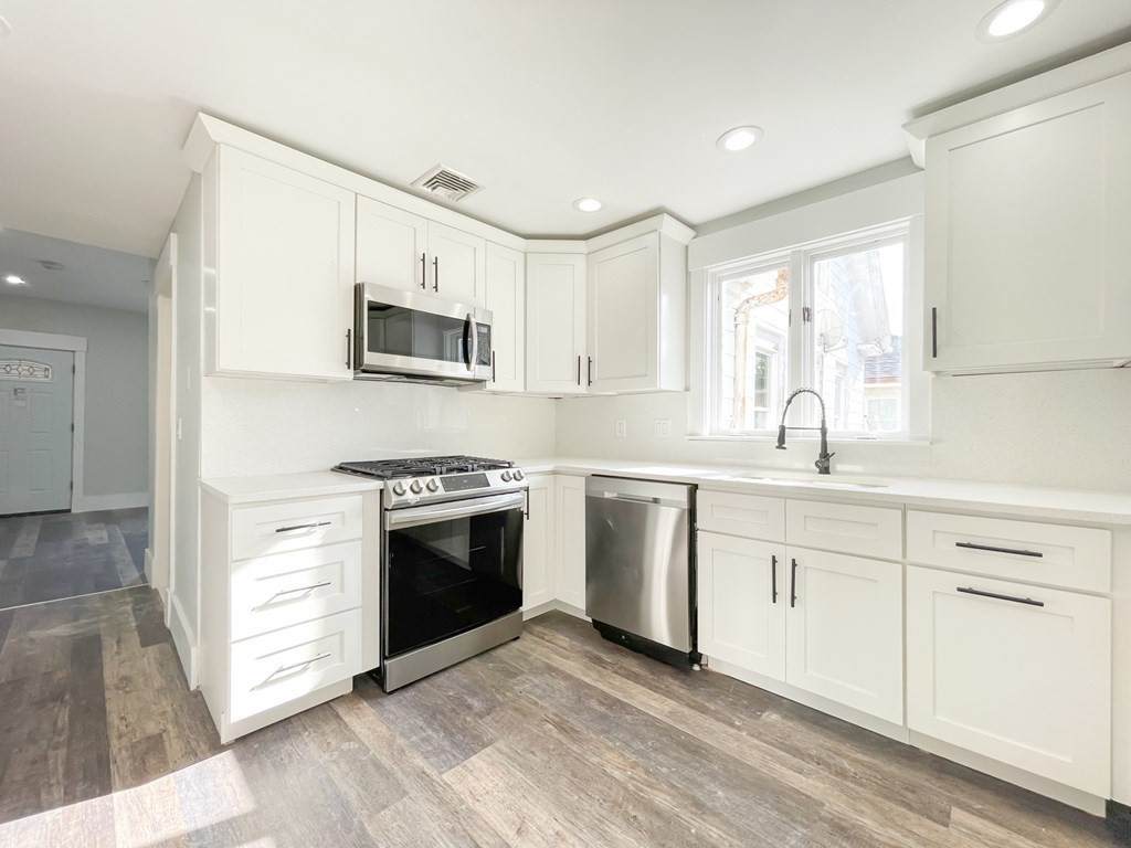7-9 Spring Garden - Photo 1