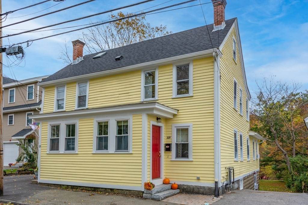 209 Main St - Photo 1