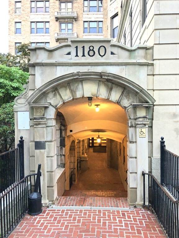 1180 Beacon St - Photo 1