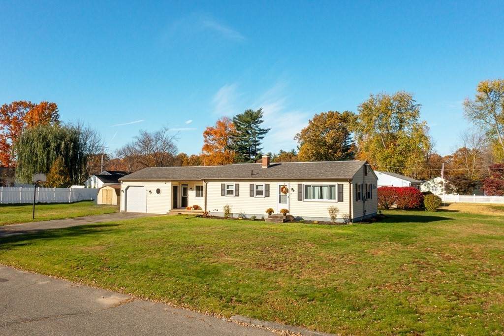 12 Holly Dr - Photo 1
