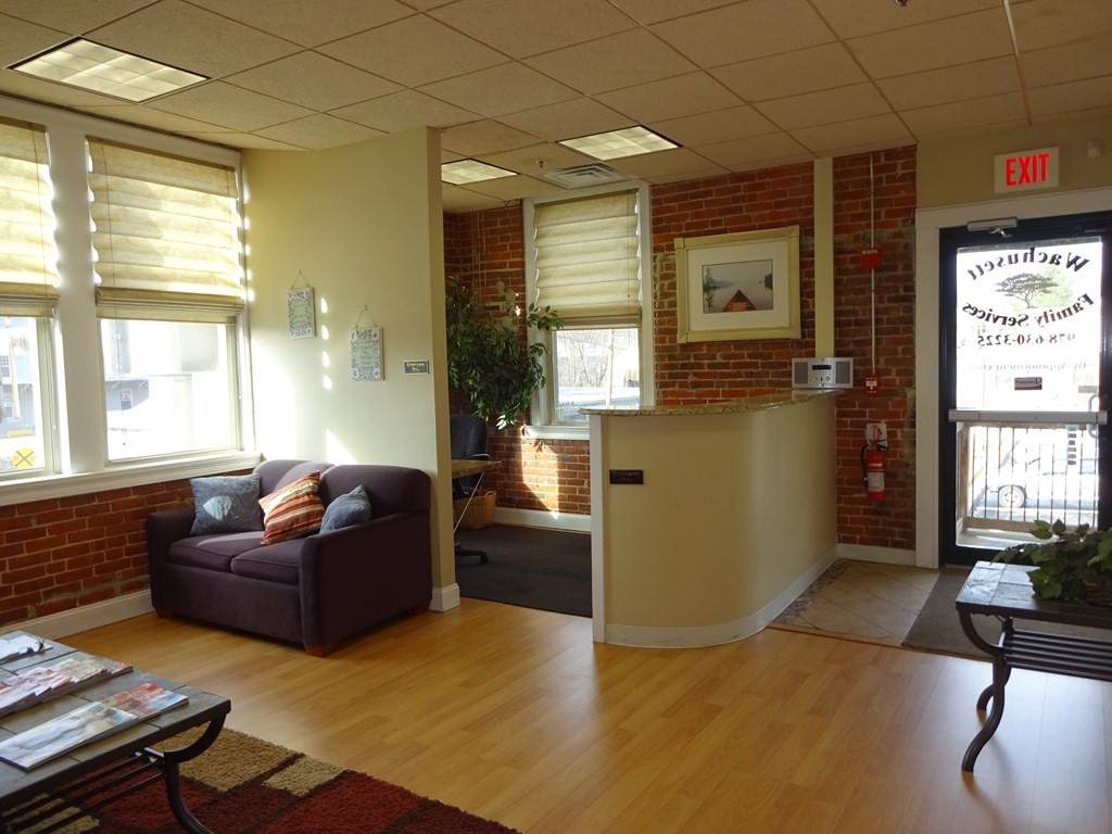 486 Chestnut St - Photo 1