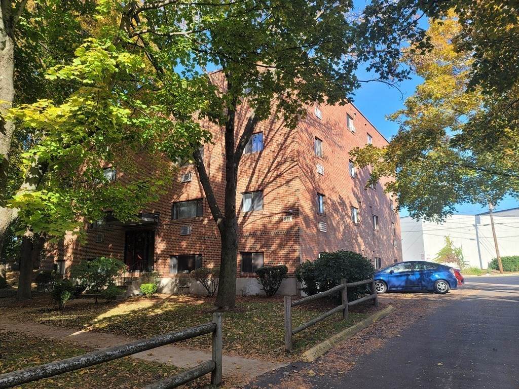 8-R Riverside St - Photo 1