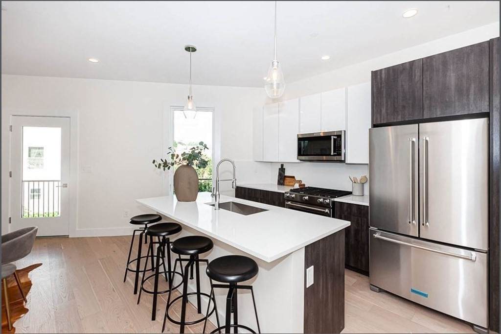 105 Washington - Photo 1