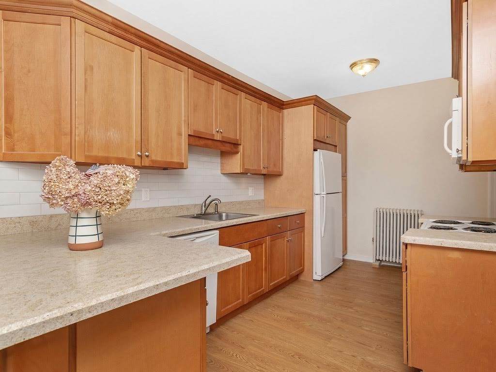 86 Phipps St - Photo 1