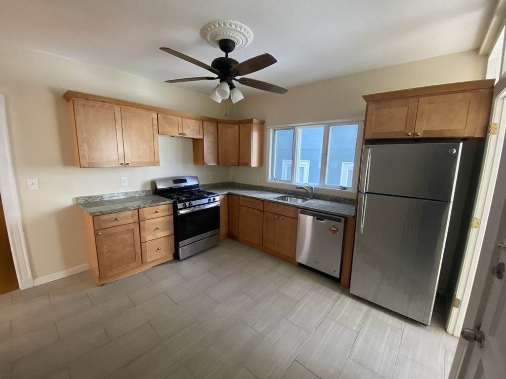 37 Belknap St - Photo 1